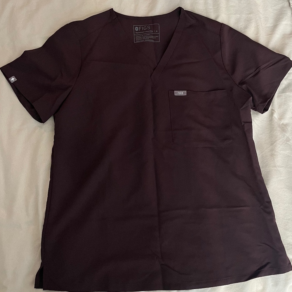 FIGS Catarina One-Pocket Scrub Top in Espresso (SOLD OUT ONLINE)